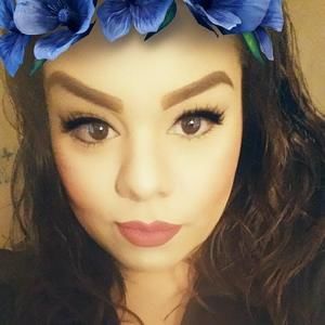 Meet your Posher, Denise